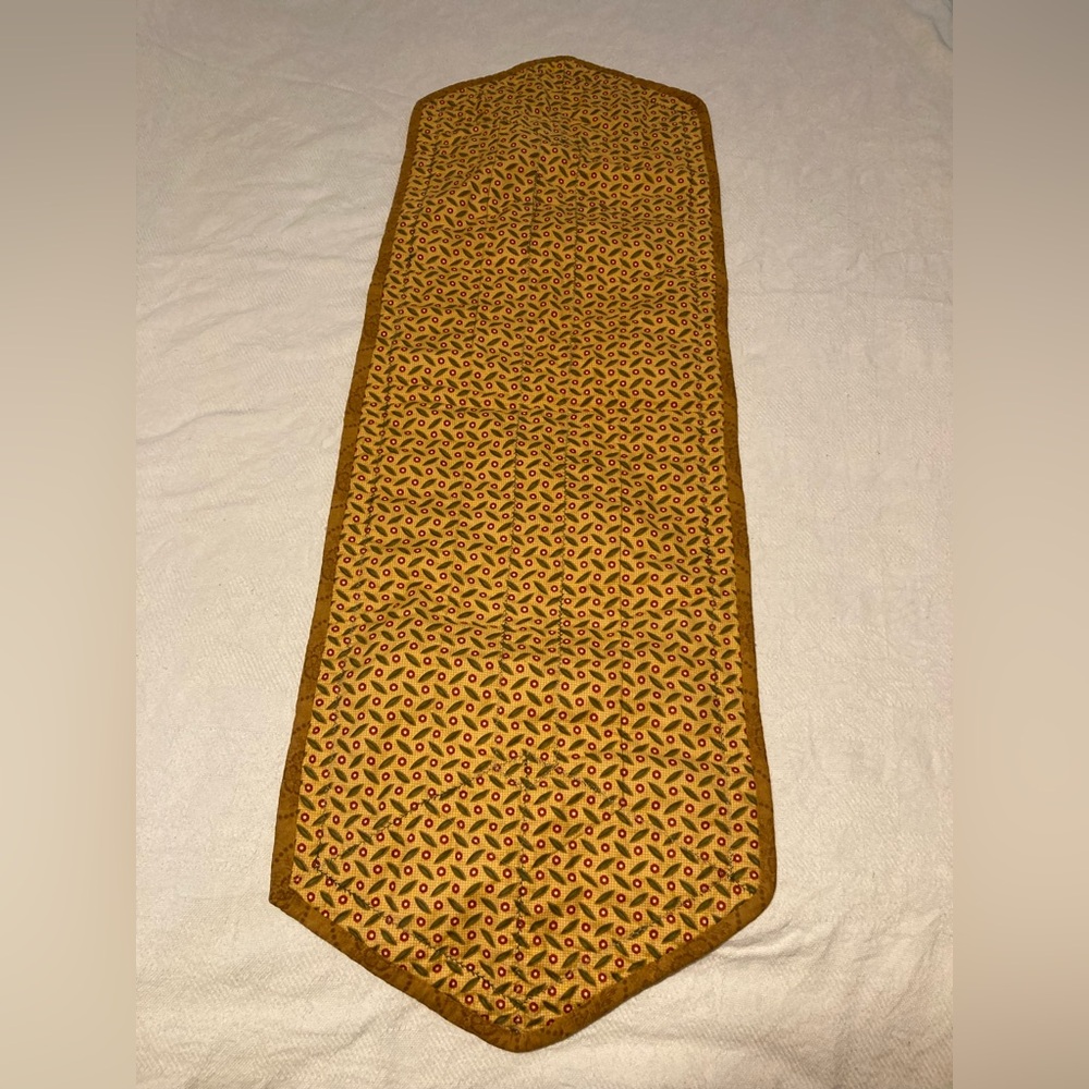 Handmade two-sided table runner - Picture 2 of 4